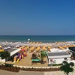 Record Hotel 3*