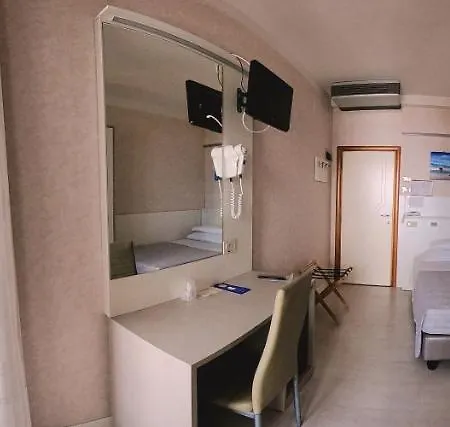 Record Otel 3*