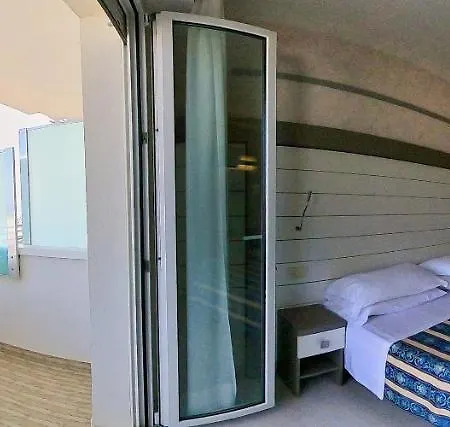 Record Hotel 3*