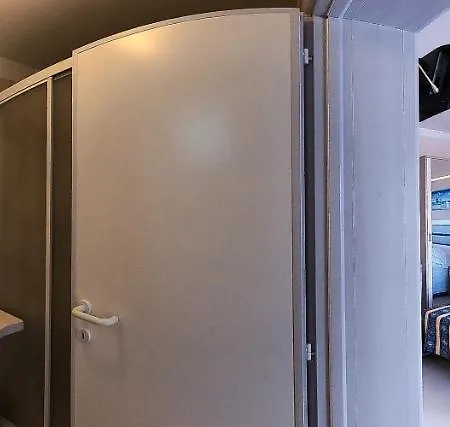 Record Ξενοδοχείο 3*