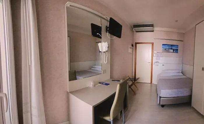 Record Hotell 3*