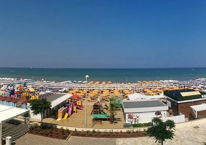 Record Hotell 3*