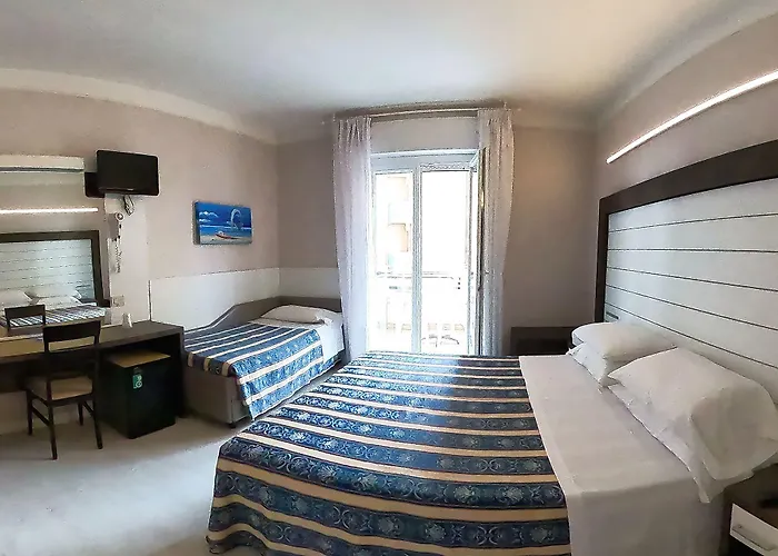 Record Szálloda 3*